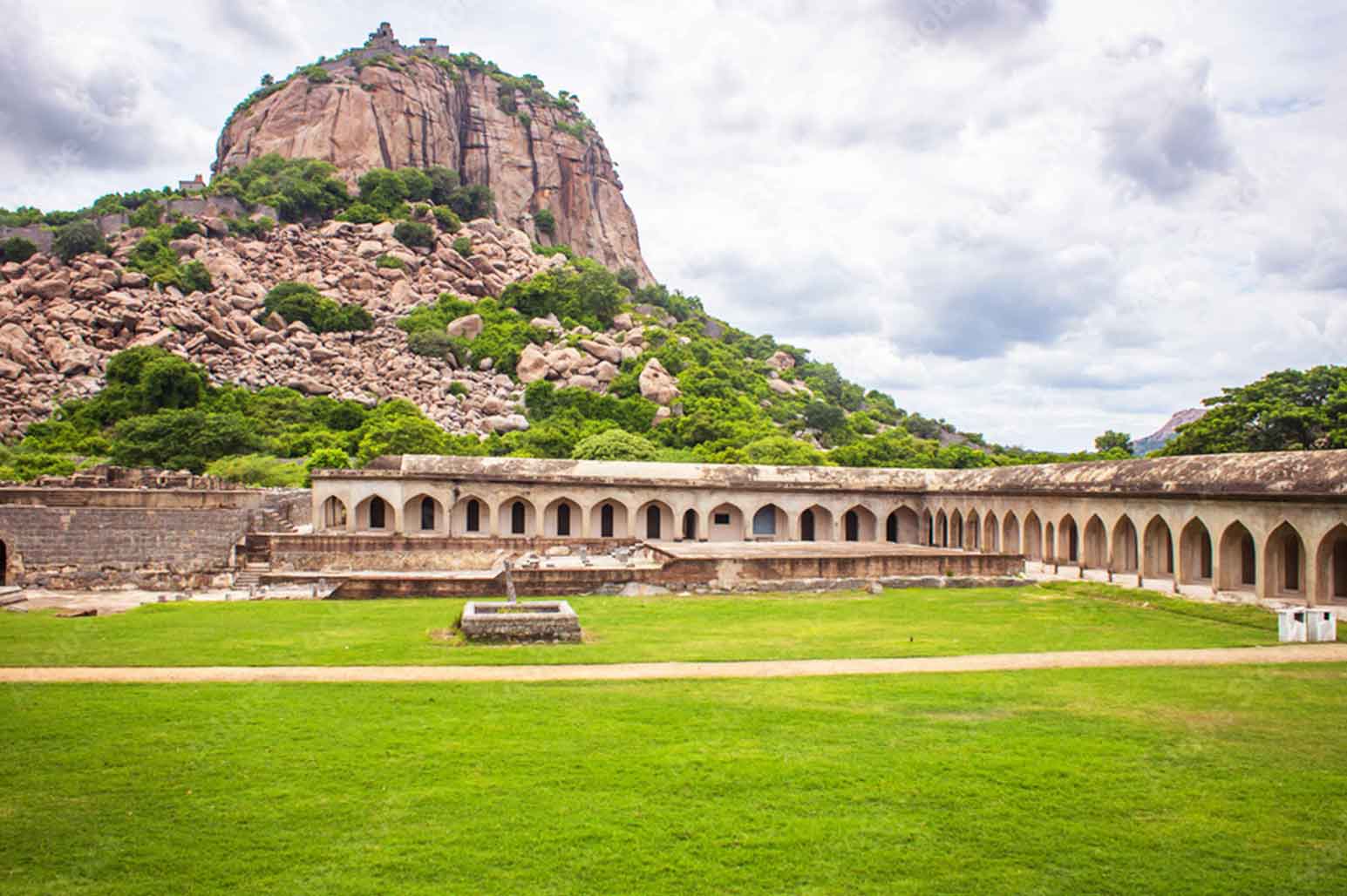 touristplace_gingeefort